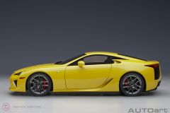 1:18 2010 Lexus LFA Sarı