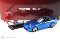1:18 Motorhelix 2000 Honda S2000 (AP2) SPIDER WITH ENGINE AND Crane ACCESSORIES