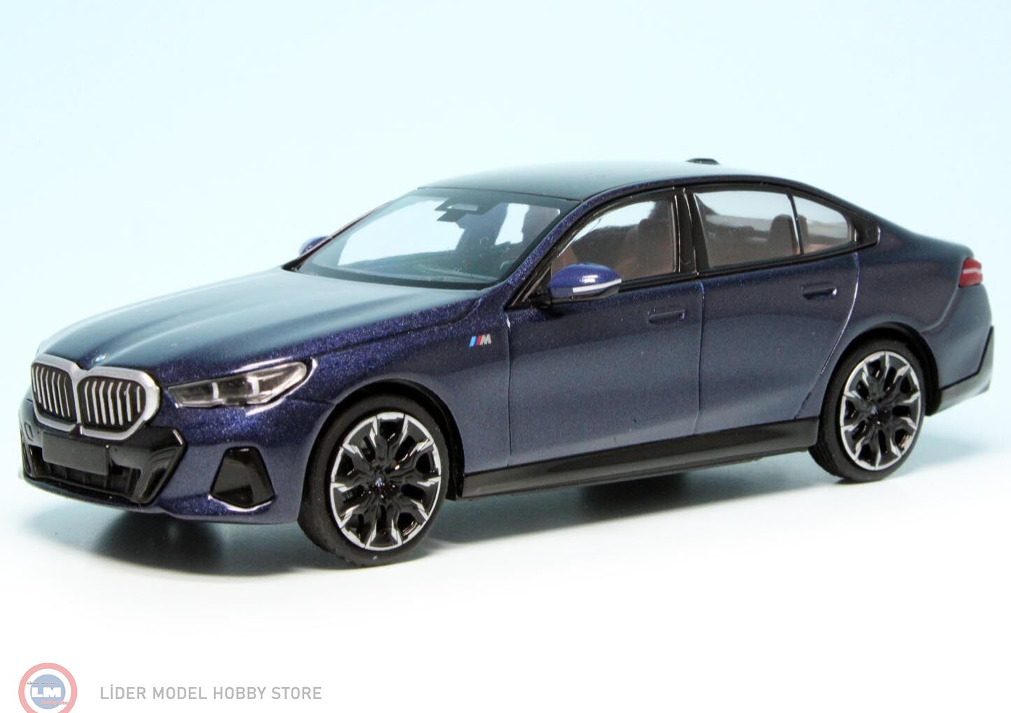 1:43 Minichamps 2023 BMW I5