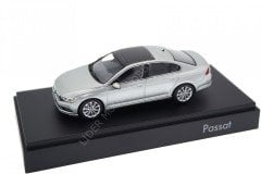 1:43 2015 Volkswagen Passat B8 Limousine Highline