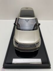 1:18 Motorhelix 2022 Range Rover SV AUTOBIOGRAPHY - Premium Genesis Extended