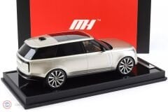 1:18 Motorhelix 2022 Range Rover SV AUTOBIOGRAPHY - Premium Genesis Extended