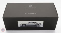 1:18 Minichamps 2021 Porsche 911 (992) Turbo S