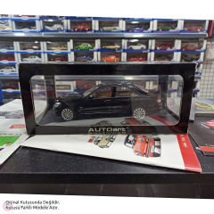 1:18 Autoart  2007 Mercedes Benz C Class Elegance
