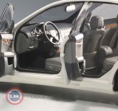 1:18 2007 Mercedes Benz C Class Elegance W204