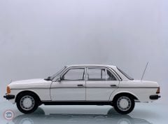 1:18 1982 Mercedes Benz 200 E Class W123