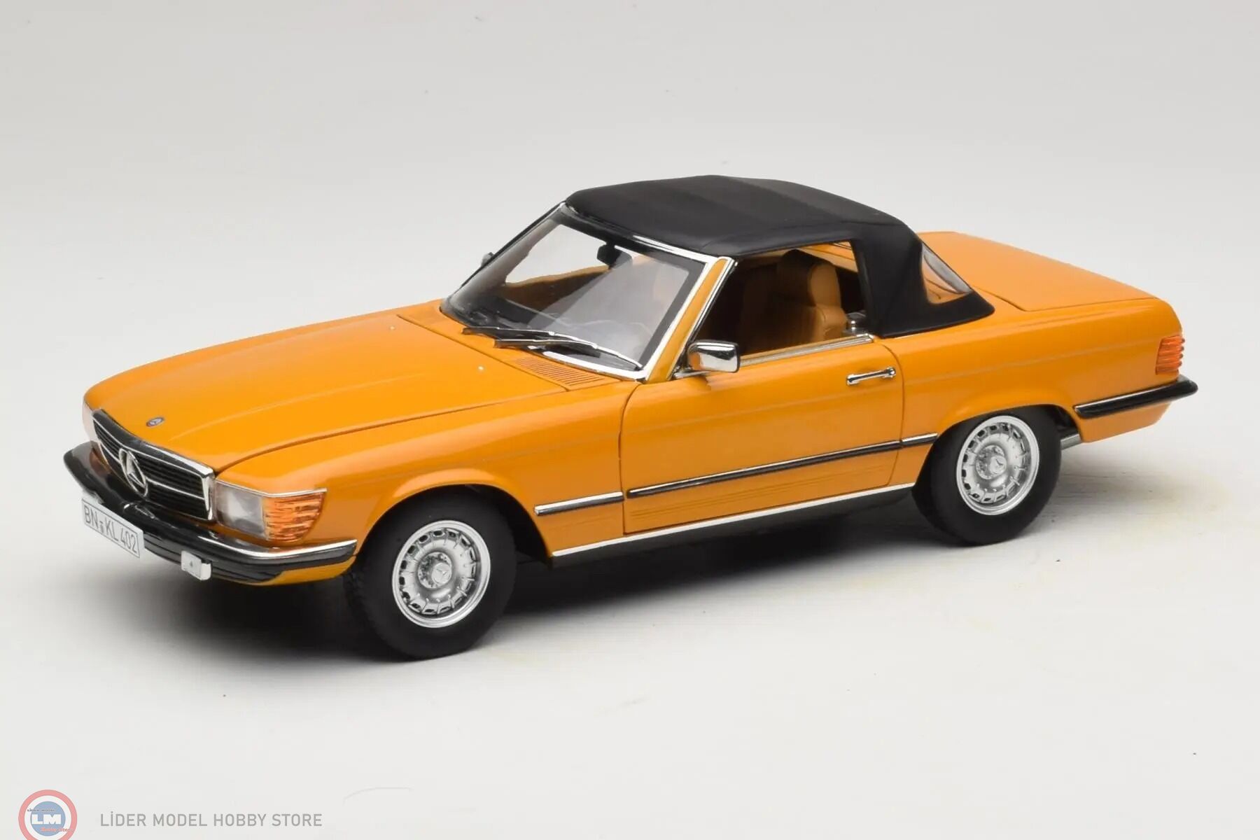 1:18 Norev 1975 Mercedes Benz 450 SL R107  - Cayenne orange
