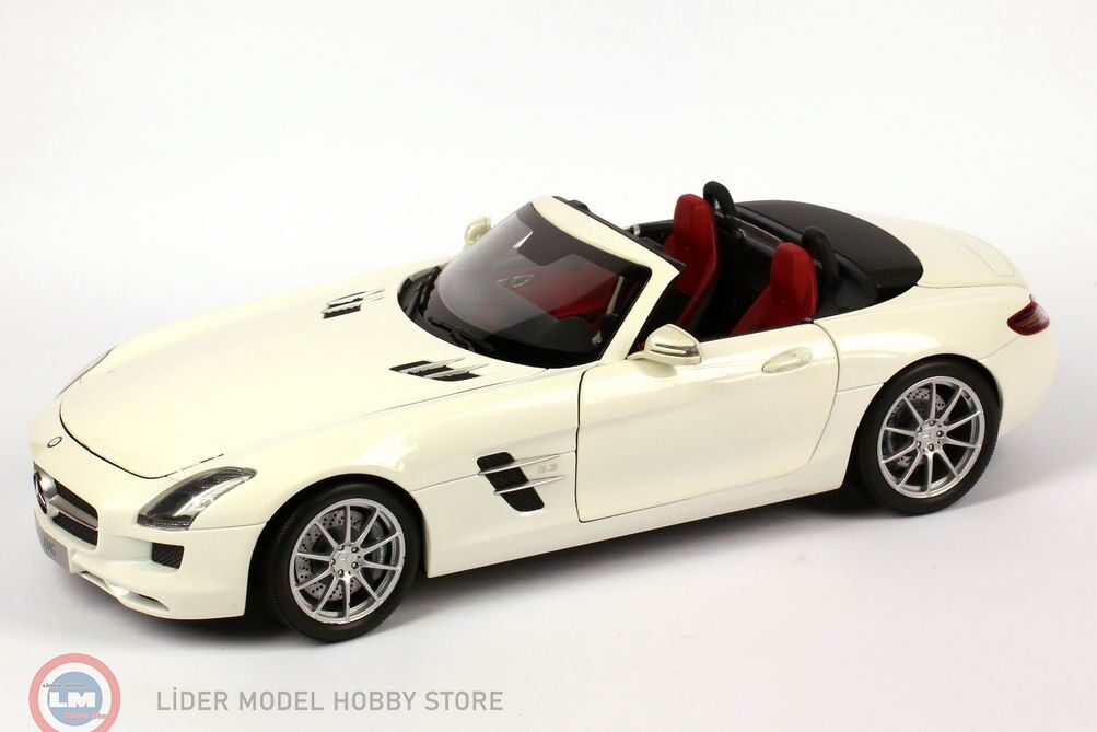 KUSURLU 1:18 Minichamps 2011 Mercedes Benz SLS AMG Roadster R197