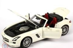 KUSURLU 1:18 Minichamps 2011 Mercedes Benz SLS AMG Roadster R197