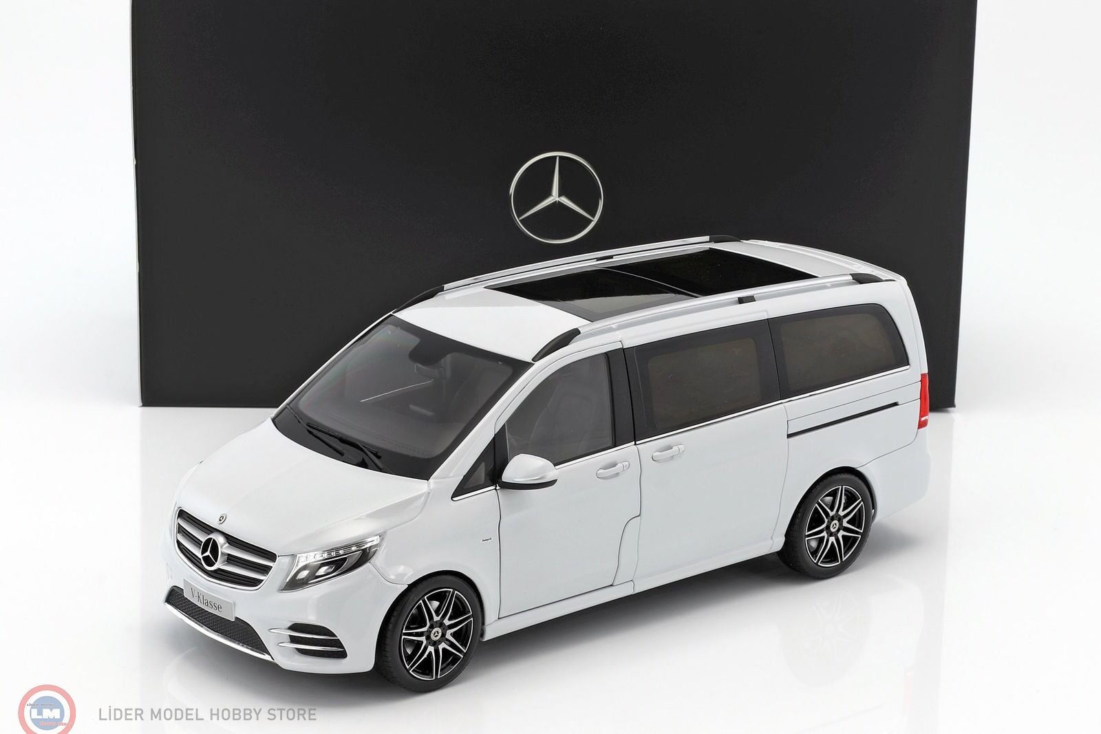 1:18 Norev 2017 Mercedes Benz V Class W447
