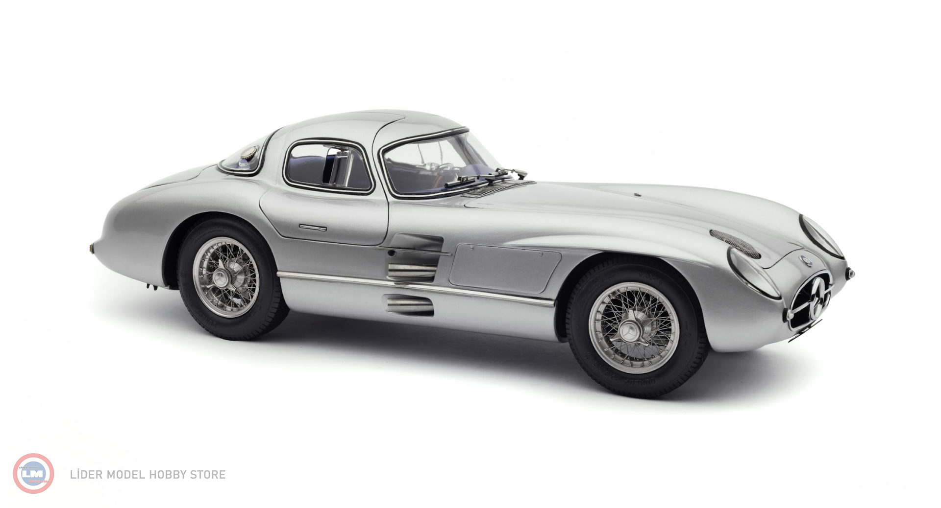 1:18 CMC 1955 Mercedes Benz 300 SLR W196 UHLENHAUT COUPE