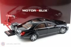1:18 Motorhelix 2005 Mercedes Benz S600L W221 with Extra Engine