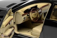 1:18 Motorhelix 2005 Mercedes Benz S600L W221 with Extra Engine