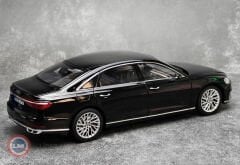 1:18 Norev 2017 Audi A8L Long Edition