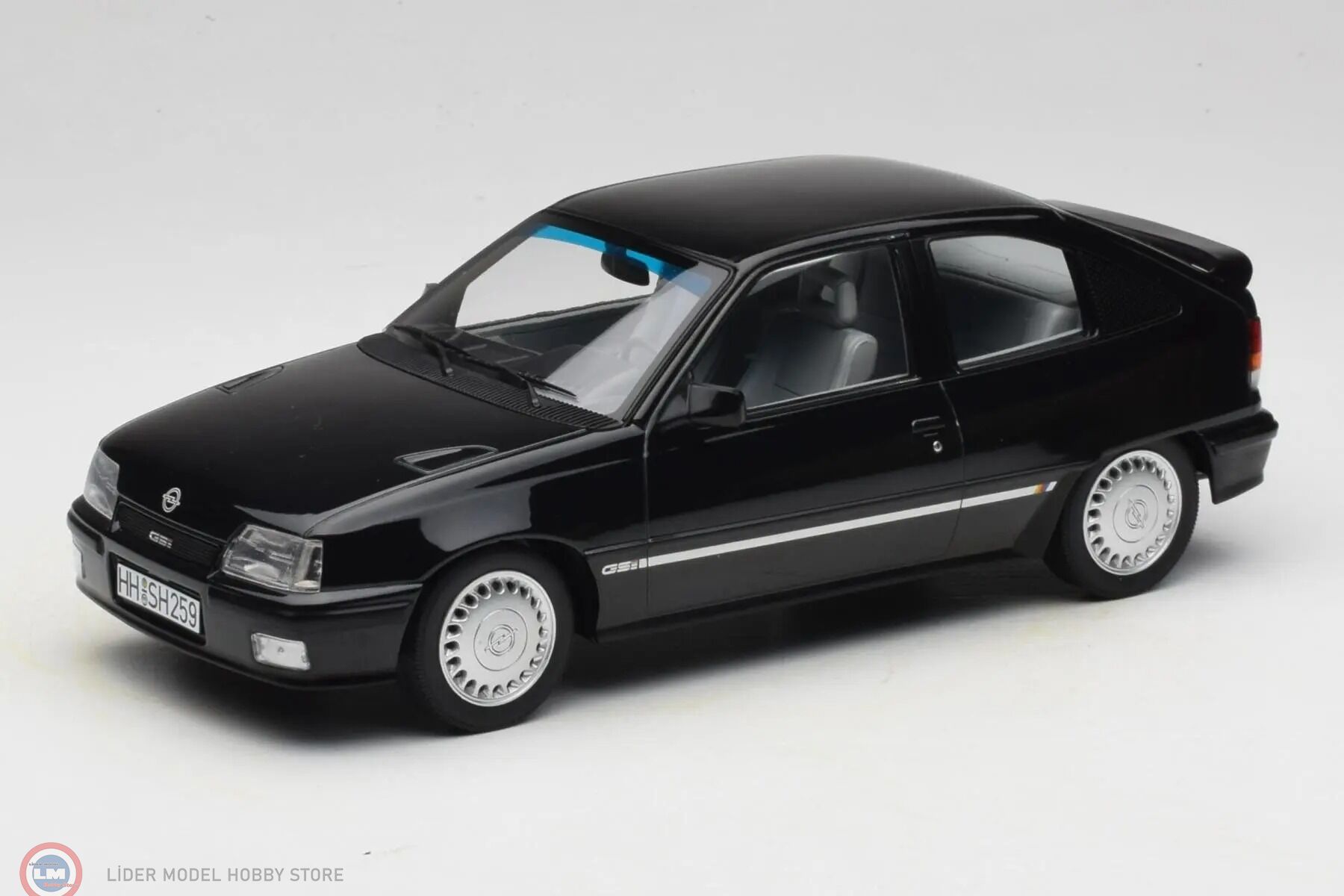 1:18 Norev 1991 Opel Kadett GSi