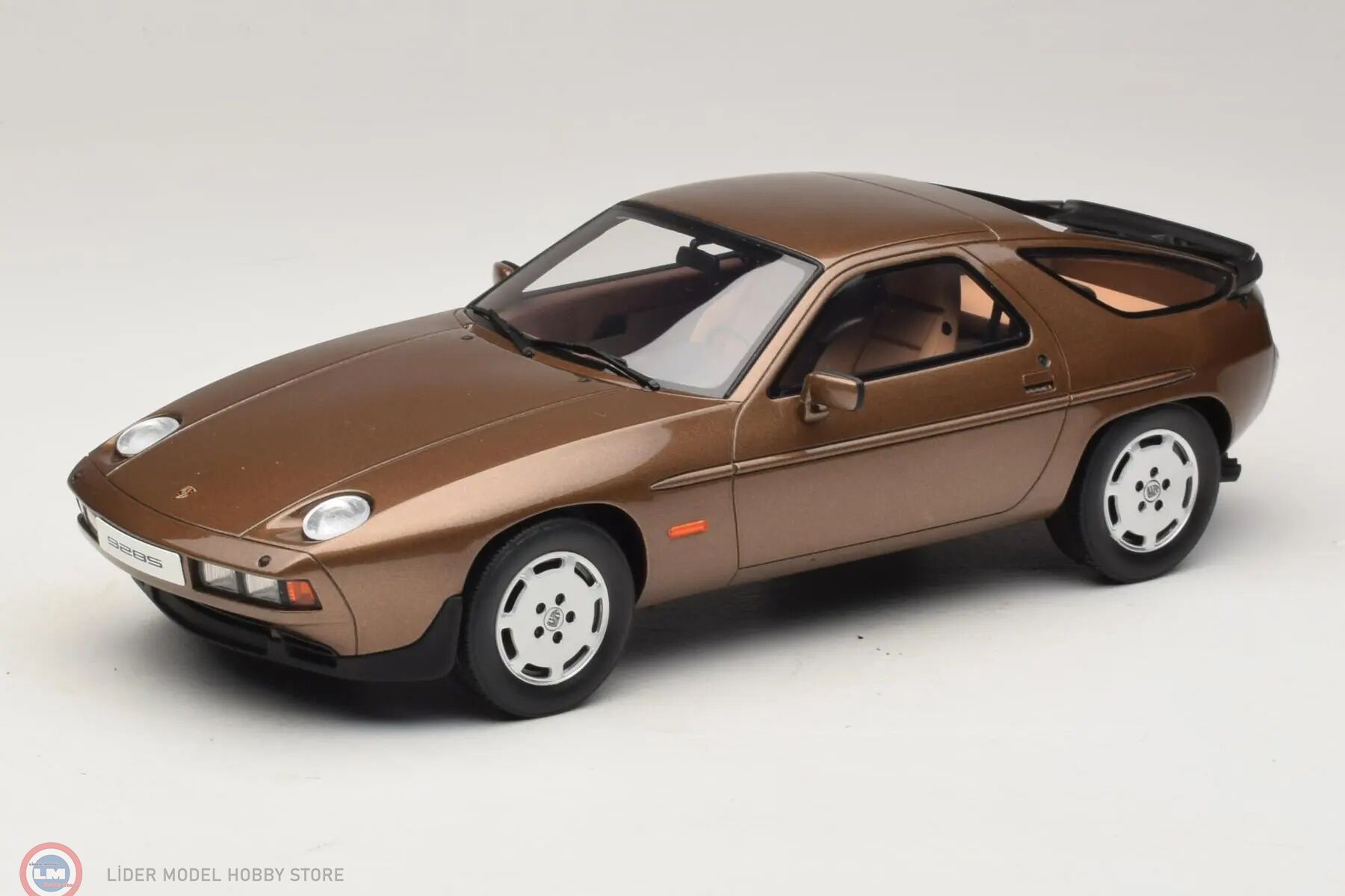 1:18 1981 Porsche 928 S Brown