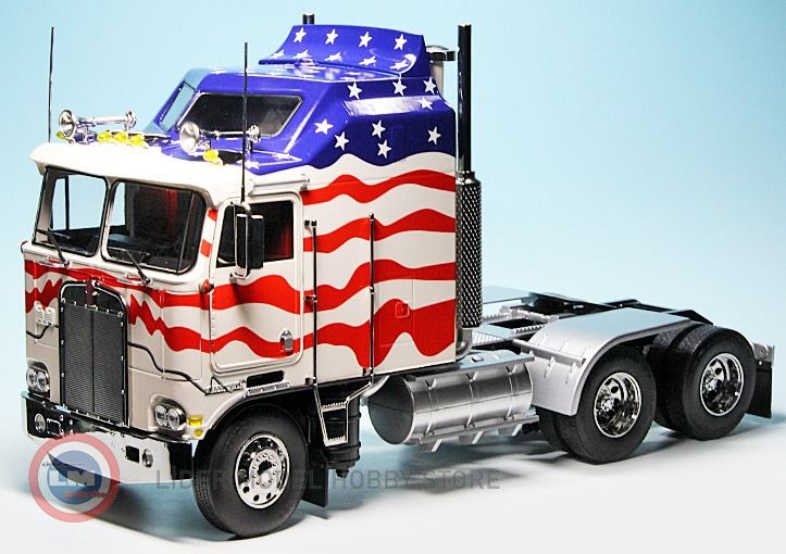 1:18 Road King 1976 Kenworth  K100 Aerodyne Stars & Stripes