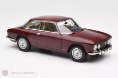 1:18 Norev 1973 Alfa Romeo 2000 GTV