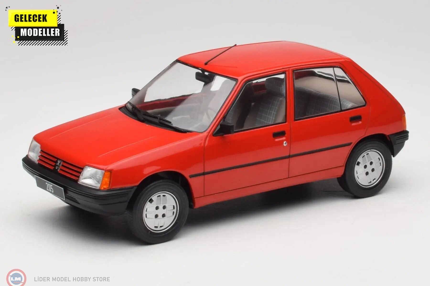 1:18 MCG 1984 Peugeot 205