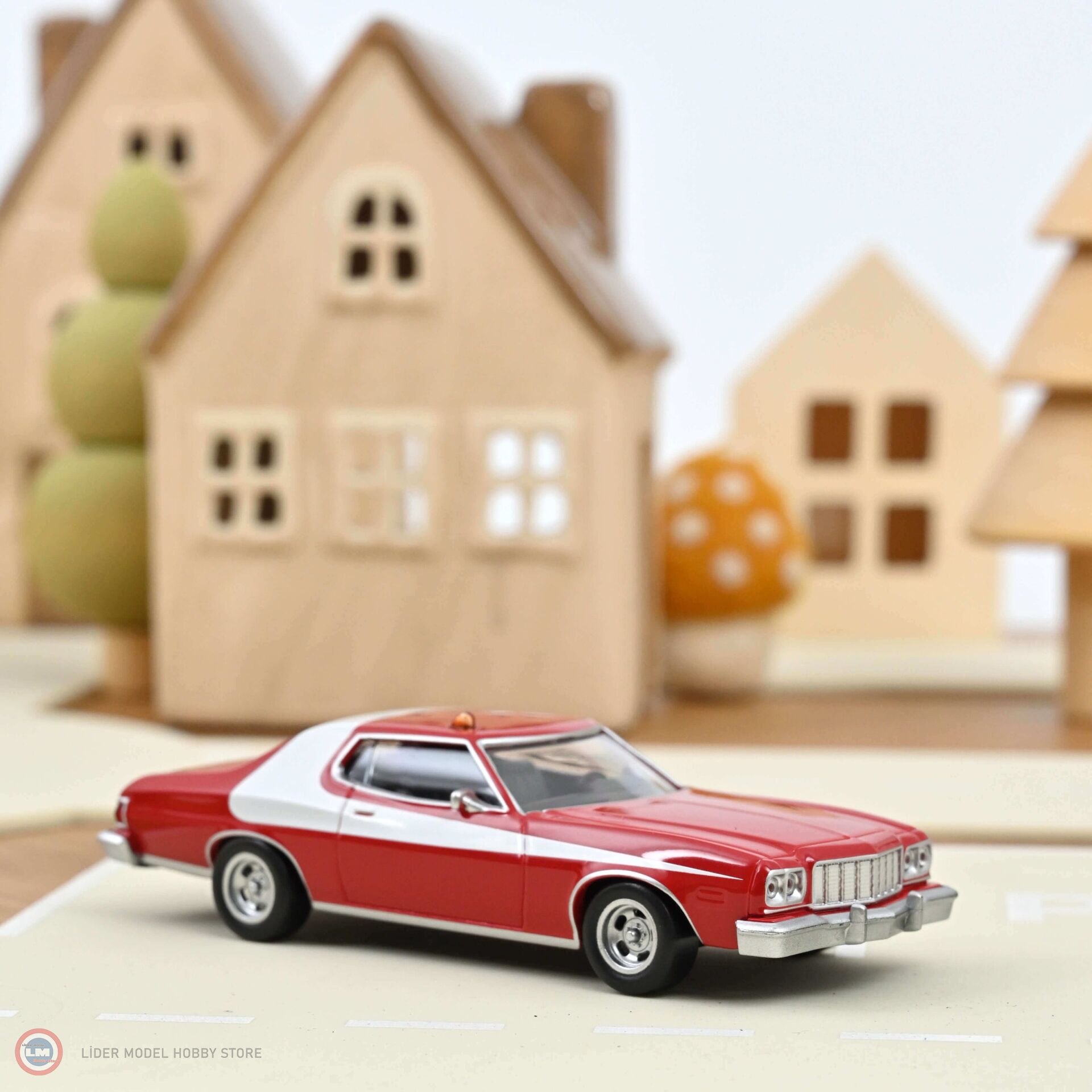 1:43 1975 Ford Gran Torino  Starsky Jet Car