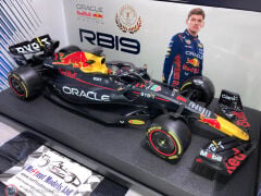 1:18 Burago Red Bull F1 RB19 #1 TEAM ORACLE - WORLD CHAMPION SEASON 2023 Formula 1