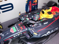 1:18 Burago Red Bull F1 RB19 #1 TEAM ORACLE - WORLD CHAMPION SEASON 2023 Formula 1