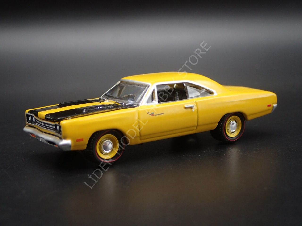 1:64 1969 Plymouth Road Runner