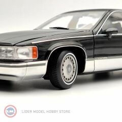 1:18 XiaoGuang 1992 Cadillac Fleetwood