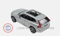 1:18 Paudi Model 2022 Volvo XC60 - Silver Dawn