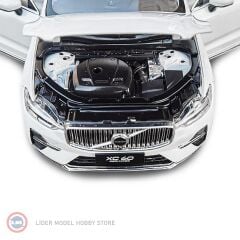 1:18 Paudi Model 2022 Volvo XC60 - Silver Dawn