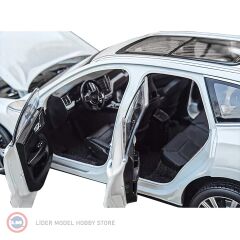 1:18 Paudi Model 2022 Volvo XC60 - Silver Dawn