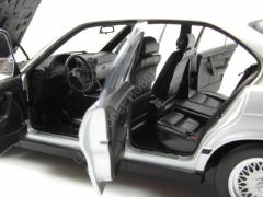 1:18 1988 BMW 535i E34