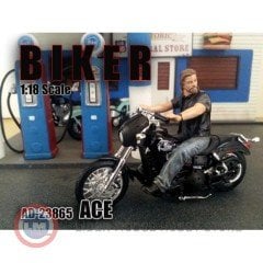 1:18  American Diorama Biker Ace 23865