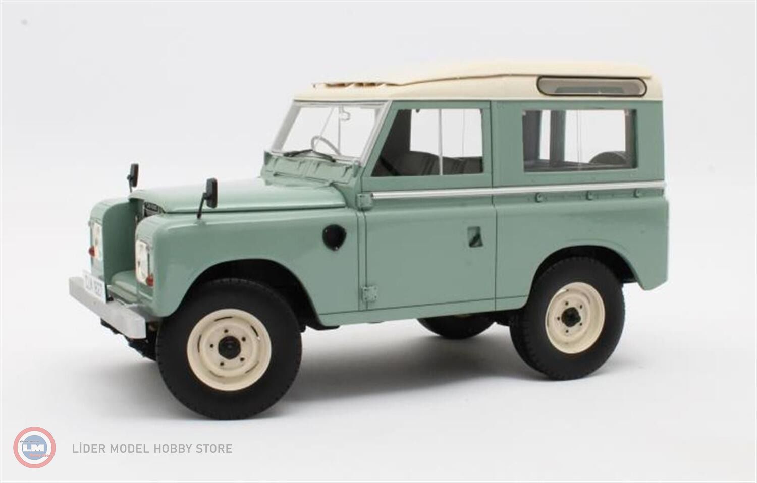 1:18 1971 Land Rover  88 Serie III (71-85)