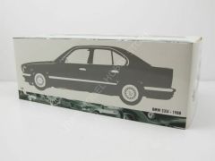 1:18 1988 BMW 535i E34