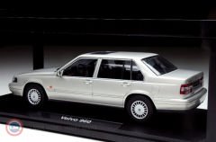 1:18 Triple 9 1996 Volvo 960