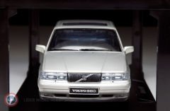 1:18 Triple 9 1996 Volvo 960