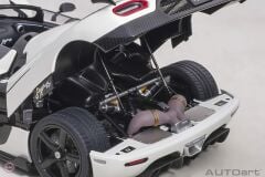 1:18 2015 Koenigsegg Agera RS (Arctic White/Carbon)