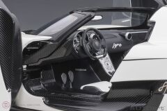 1:18 2015 Koenigsegg Agera RS (Arctic White/Carbon) Beyaz