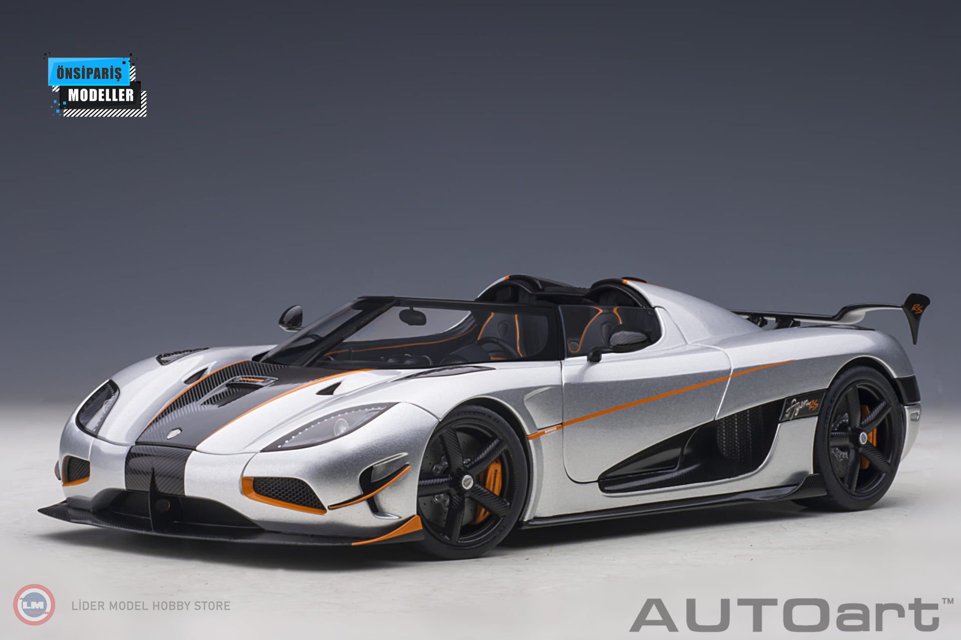 1:18 2015 Koenigsegg Agera RS (Arctic White/Carbon) Gümüş