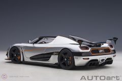 1:18 2015 Koenigsegg Agera RS (Arctic White/Carbon) Gümüş