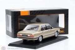 1:18 IXO 1987 BMW 520i (E28)