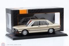 1:18 IXO 1987 BMW 520i (E28)