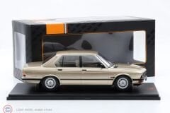 1:18 IXO 1987 BMW 520i (E28)