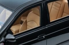 1:18 Otto 2000 BMW E39 M5 Black Saphire