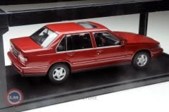 1:18 Triple 9 1996 Volvo 960