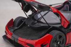 1:18 2015 Koenigsegg Agera RS (Arctic White/Carbon) Kırmızı
