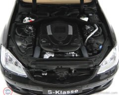 1:18 Autoart 2005 Mercedes Benz S Class S500 W221