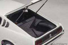 1:18 1973 Toyota Celica Liftback 2000GT (RA25) Beyaz