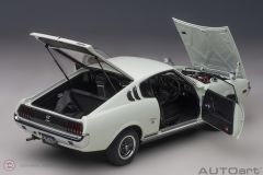 1:18 1973 Toyota Celica Liftback 2000GT (RA25) Beyaz